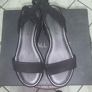 Kendall &. Kylie black strap open toe platform sandal in color black. Suede